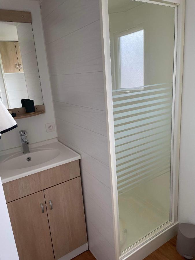 Biville-sur-Mer Mobil-Home 4/6 Personnes , Terrasse Couverte ,Piscine Chauffee . מראה חיצוני תמונה